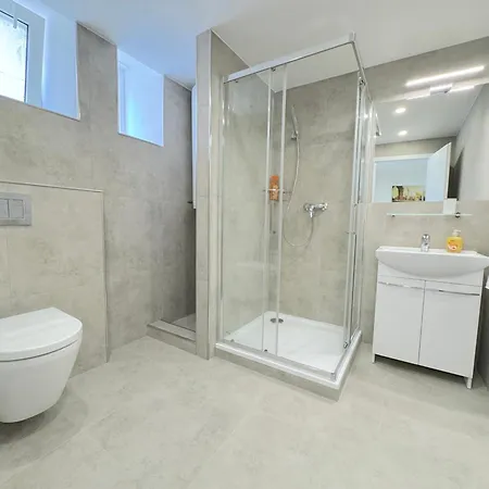 Krasny - 2 V Srdci Centra Apartman